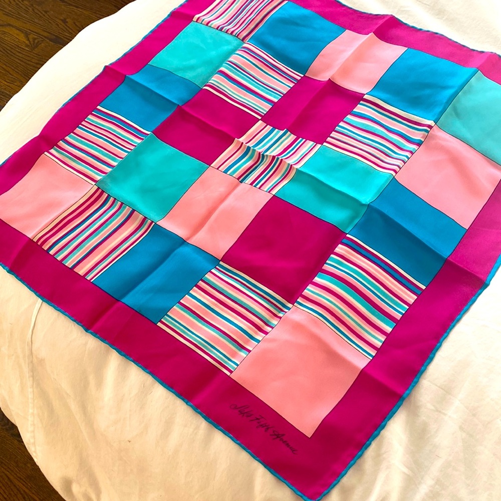 Saks silk scarf - 26x26